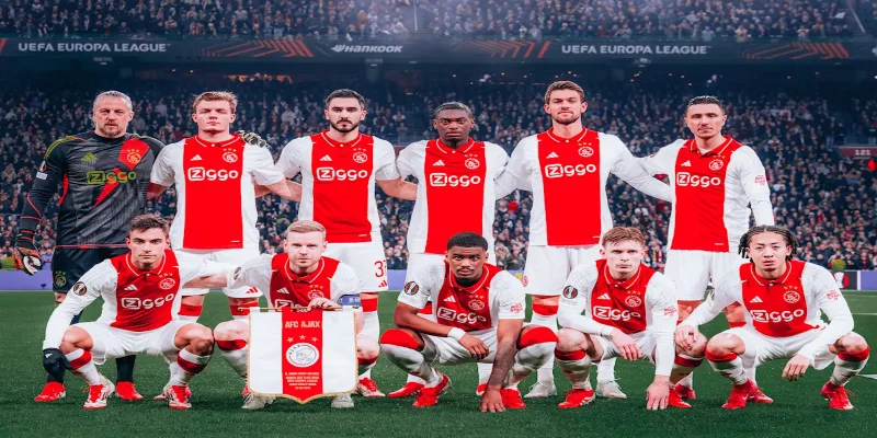 Biểu tượng vượt thời gian của bóng đá Ajax Amsterdam