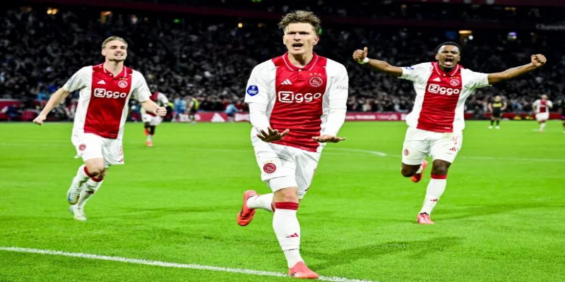 Di sản văn hóa vĩ đại của Ajax là bóng đá tổng lực